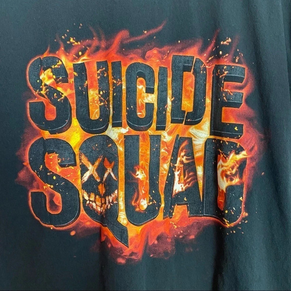 Suicide Squad Tee Size Large Graphic Print Unisex T-shirt Black Flames Crewneck - Picture 5 of 6